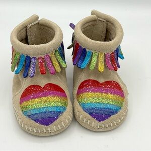Minnetonka 1188s Love One Another Rainbow glitter Moccasin Booties Baby Size 3